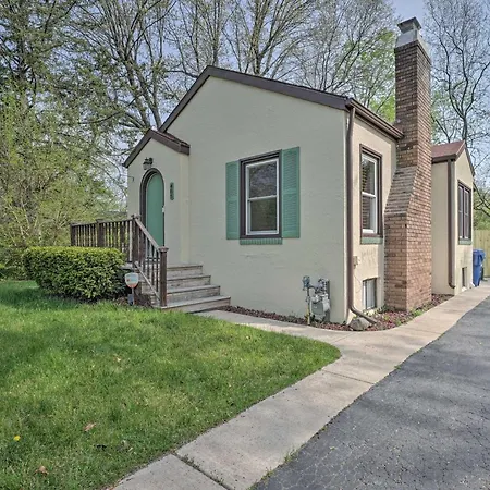 Benton Harbor Gracie Cottage With Hot Tub And Yard!